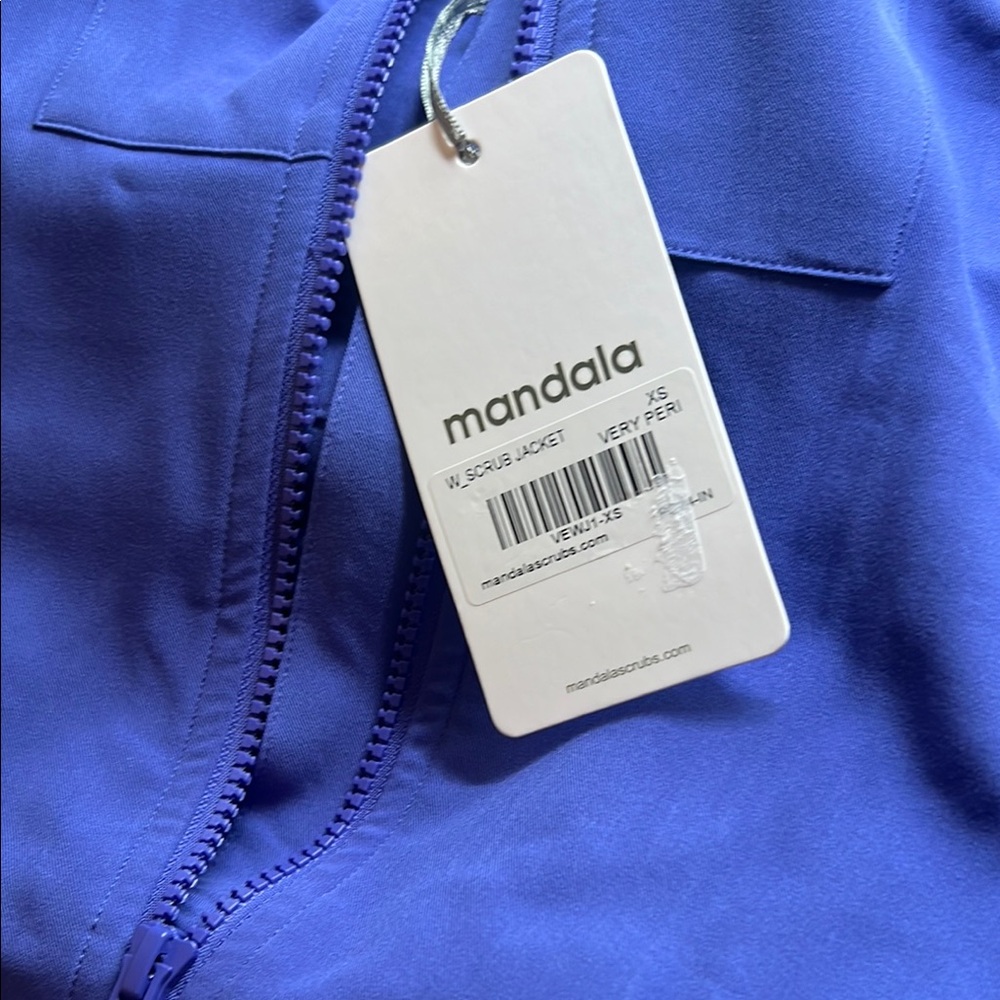 NWT Mandala scrub jacket. Size XS. - Picture 6 of 7